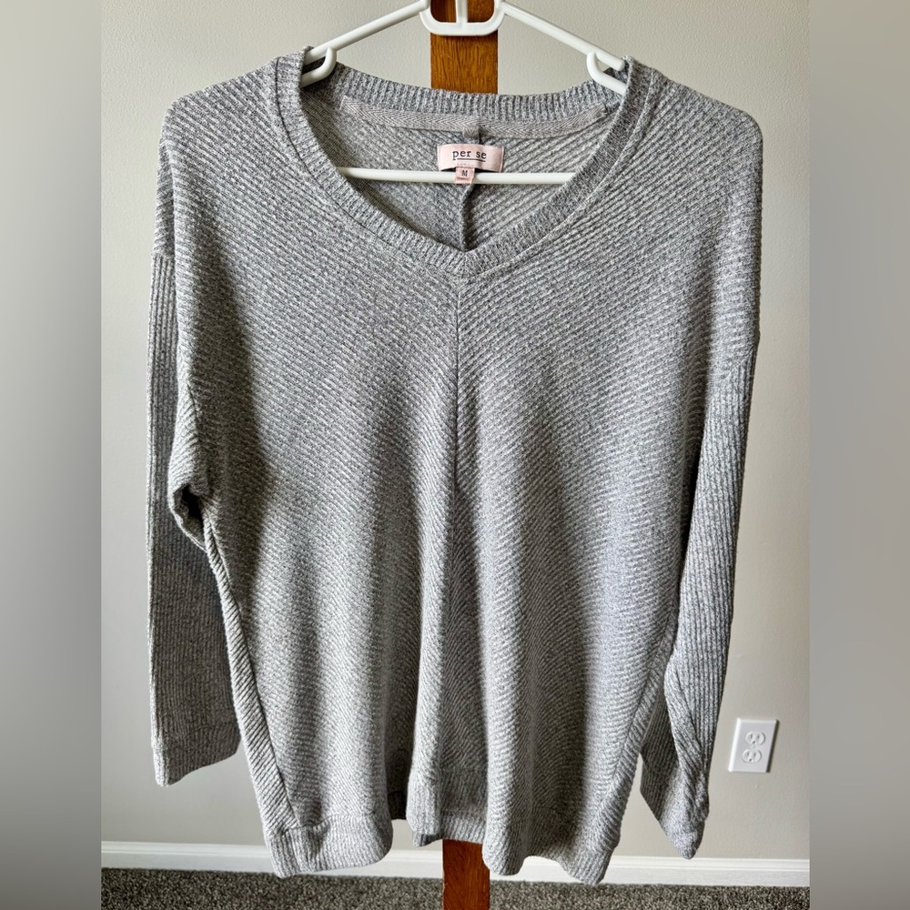 Per Se Women’s Light Gray V-Neck Ribbed Knit Sweater Medium